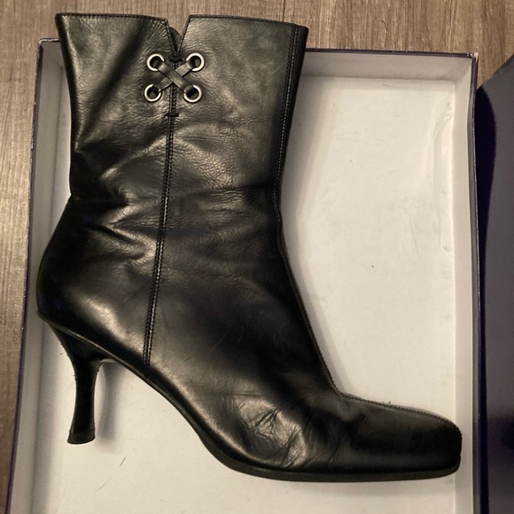 Enzo Angiolini booties size 9 - Picture 2 of 4